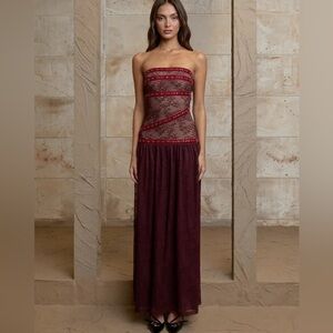 Fait Par Foutch — Elegant Burgundy Strapless Gown